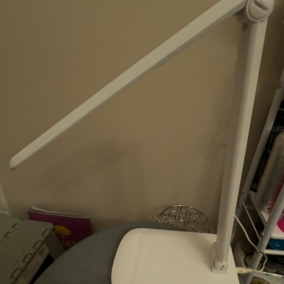 Tzumi 7998 Qi Wireless Phone Charging Desk Lamp white slim design - Picture 10 of 16